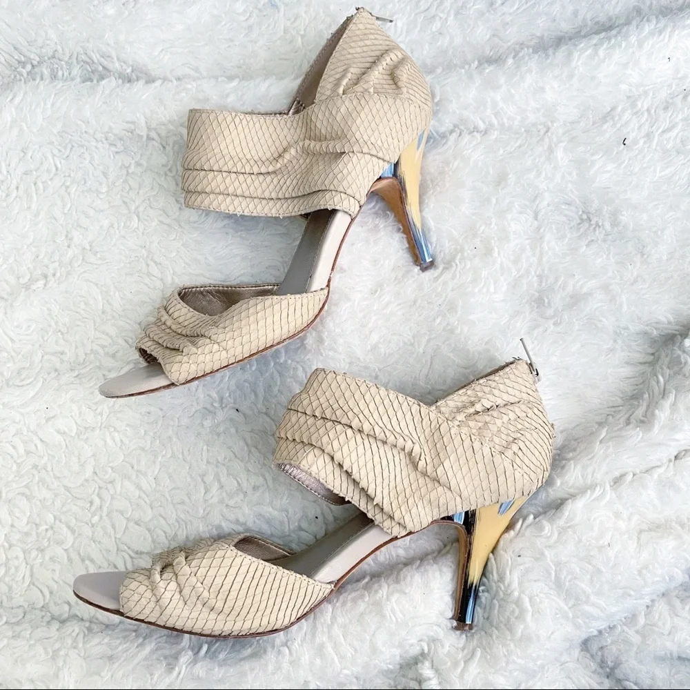 Isola Nude Woven Leather Heels Sandals Size 8.5 Open Toe
